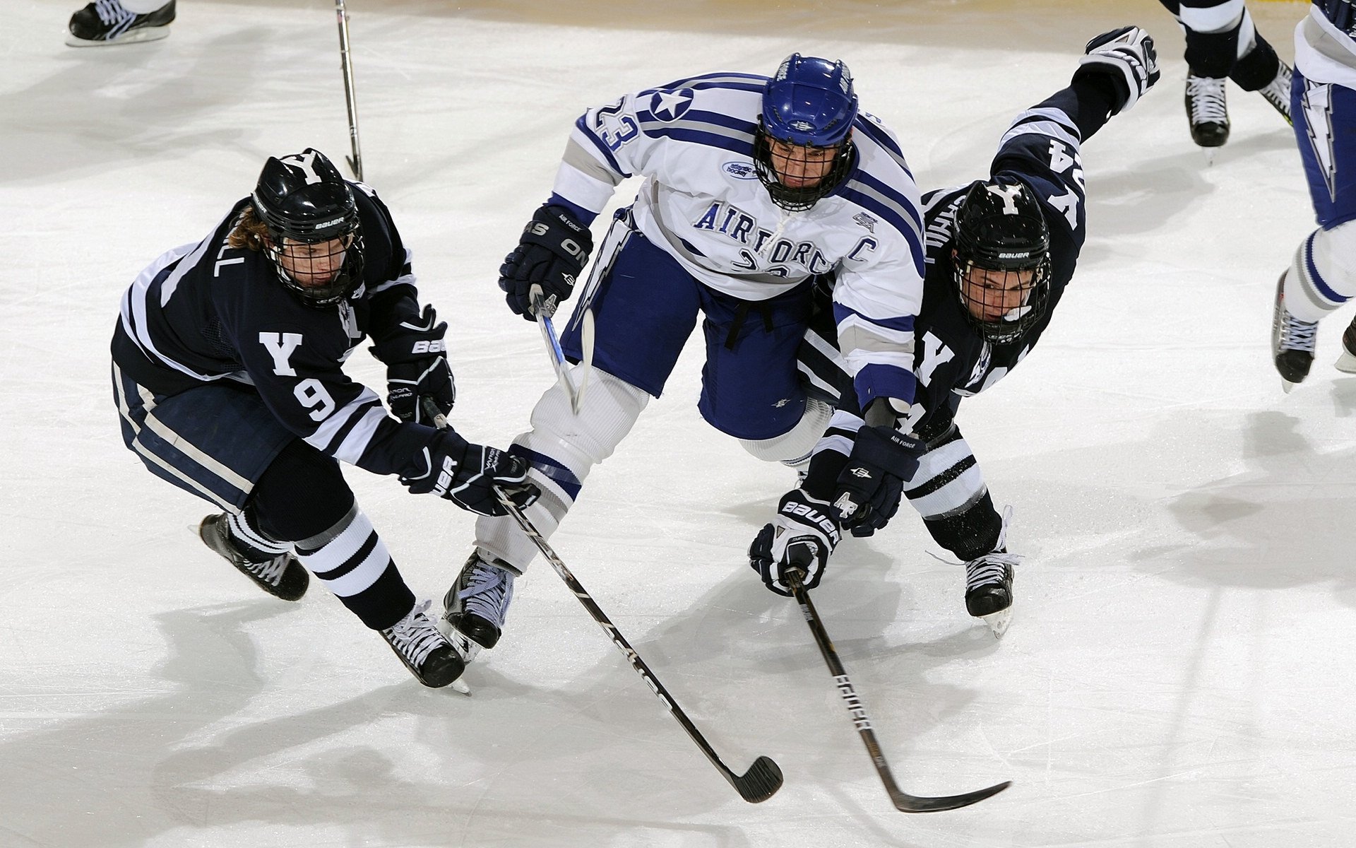 西决生死战之夜，詹姆斯稳定输出不掉线，一场定义伟大的表演
