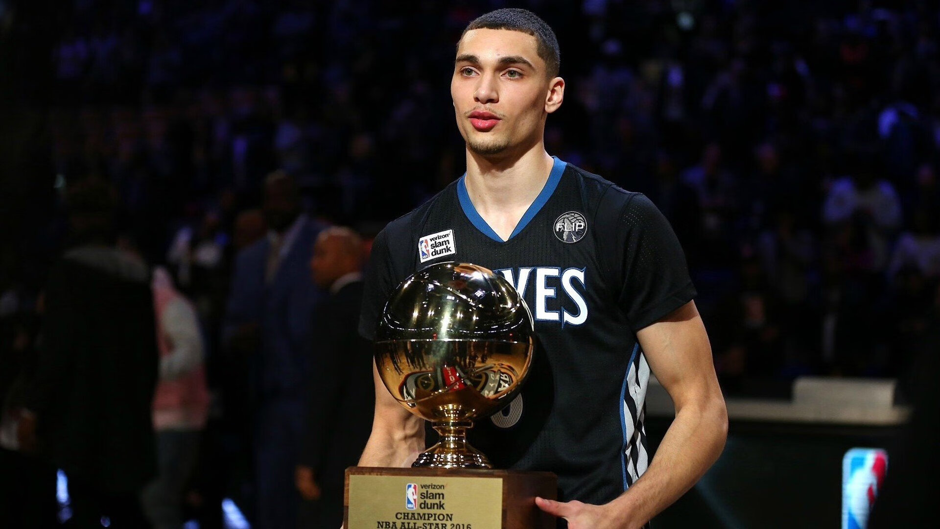 FB体育APP-猛龙碾压新疆队，哈登惊艳四座，一场跨越篮球文化的对话